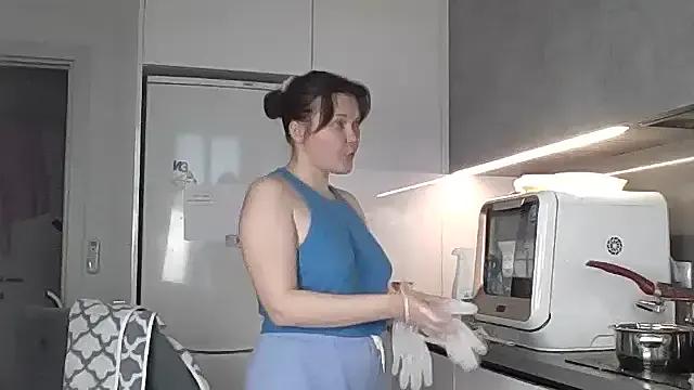 StripChat Qaynii is Freechat Qaynii — for a beautiful set of underwear