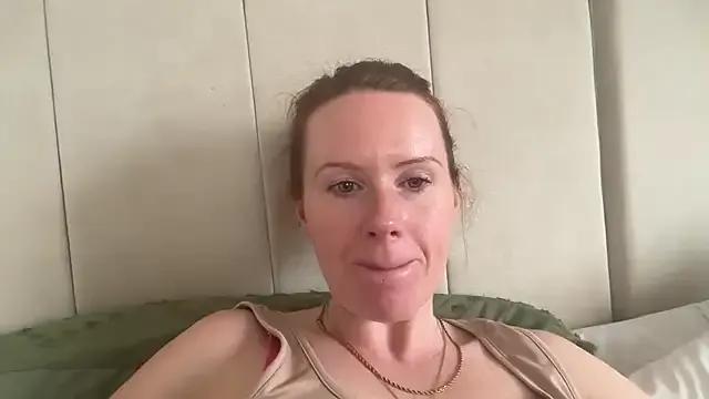 Private redheadrosie69 on StripChat