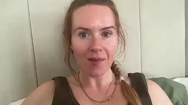 Private redheadrosie69 on StripChat