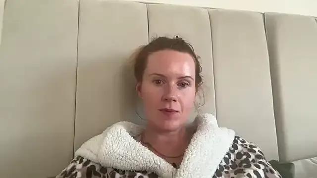 Private redheadrosie69 on StripChat