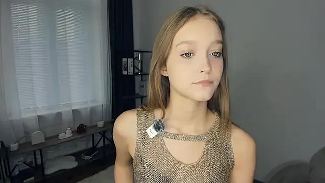 Freechat SerrenaAa on StripChat