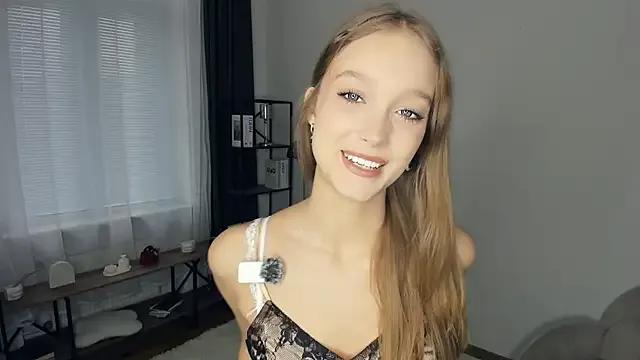 Freechat SerrenaAa on StripChat