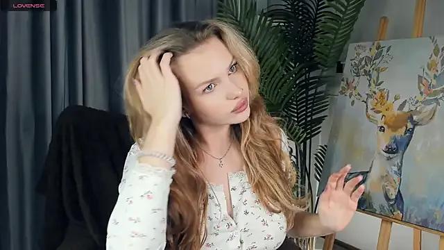 StripChat SilentHowl is Freechat SilentHowl — Lower the shorts and tease the ass