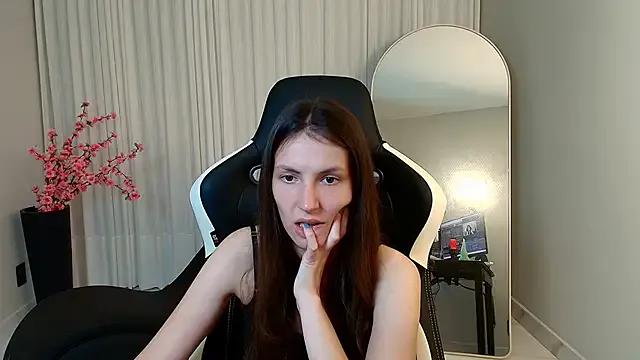 Private upssnowy on StripChat