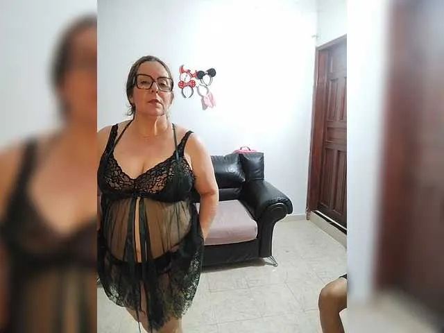 Freechat AfroditaMilf69 on BongaCams