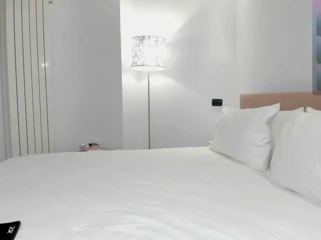 Offline Alenaxoxo on BongaCams