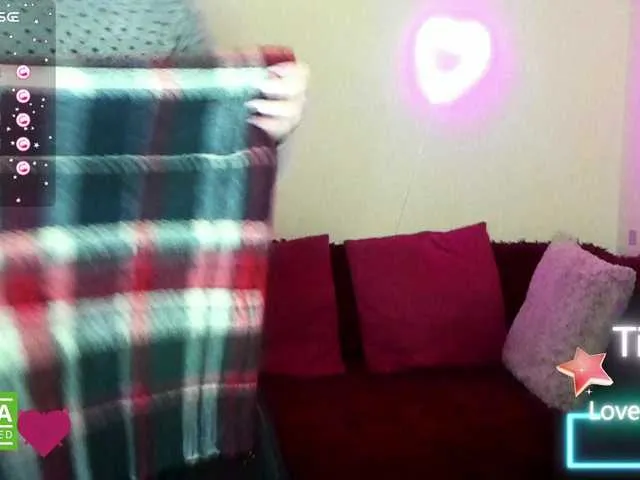 Offline Aliciaredluv on BongaCams