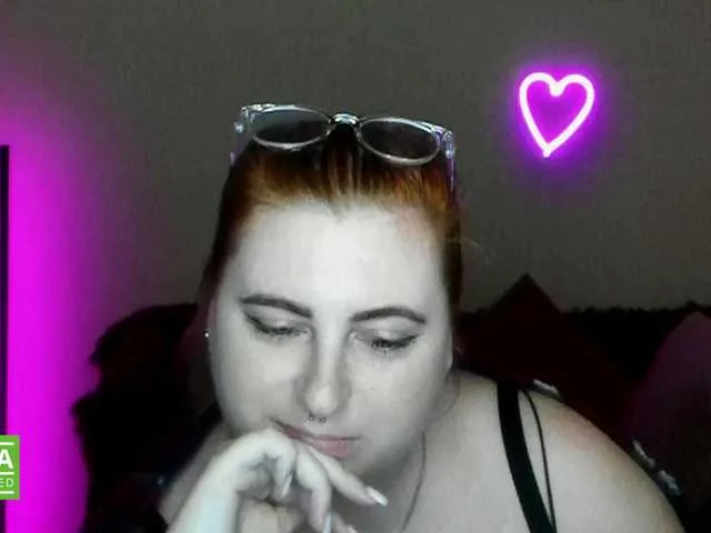 Offline Aliciaredluv on BongaCams