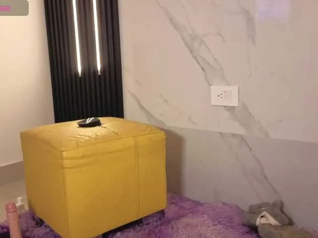 Offline AmberRoses on BongaCams