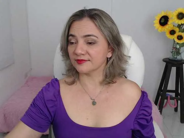 ana-milf on BongaCams 