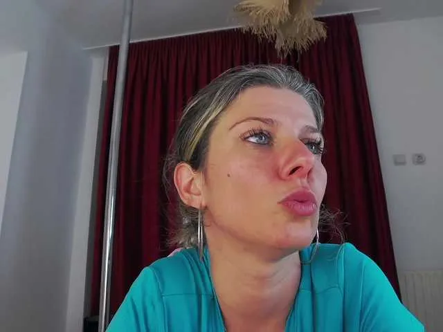 AnneBlueeyes on BongaCams 