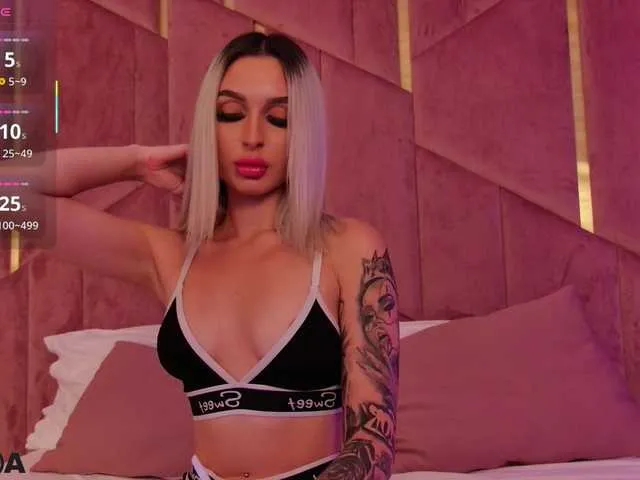 Offline AriannaLure on BongaCams