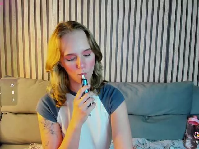 Offline Casey-Sweeet on BongaCams