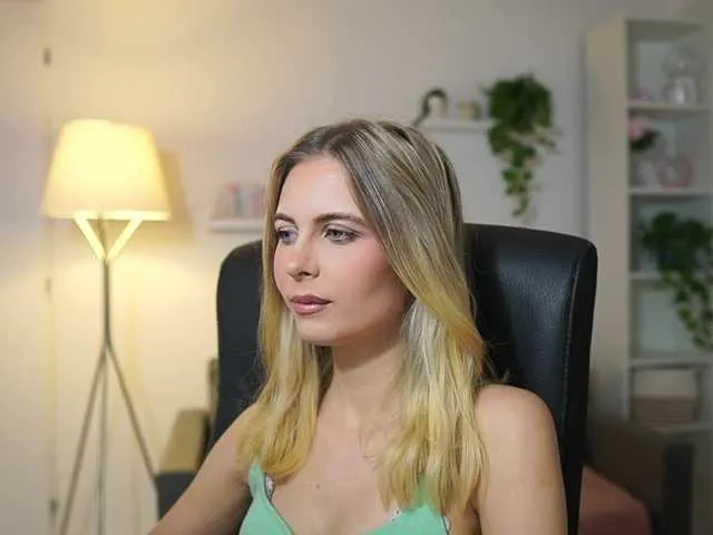 Offline catecrago on BongaCams