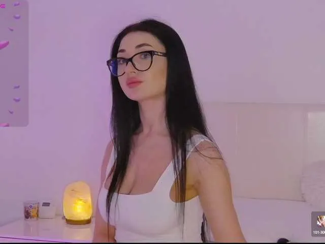 Offline Chiaralovee on BongaCams