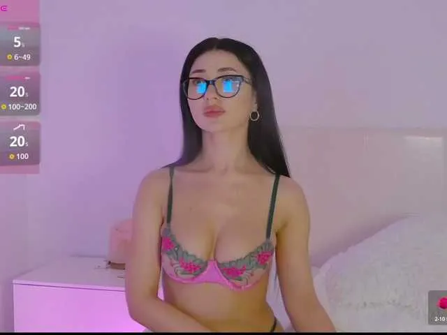 Offline Chiaralovee on BongaCams