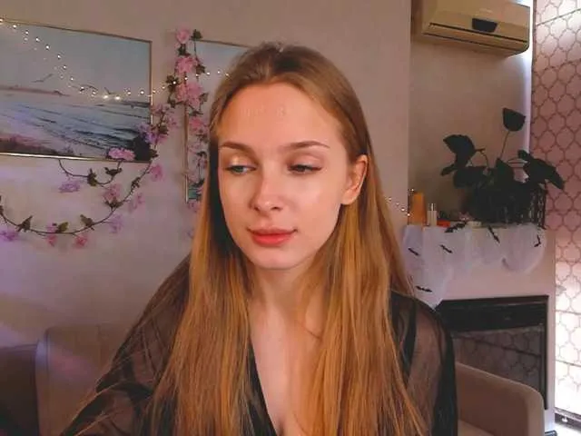 CrimsonAura on BongaCams