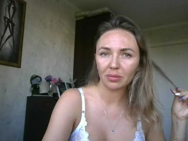 Offline CuteFngelina on BongaCams