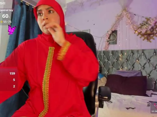 Offline DaliaSaadi on BongaCams