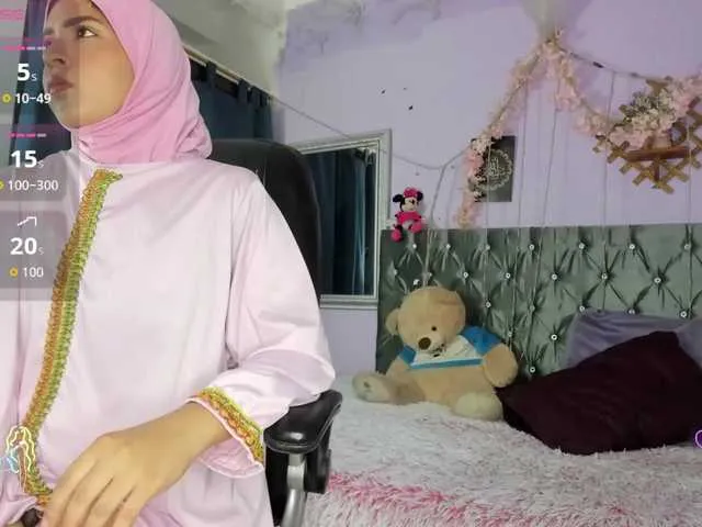 Offline DaliaSaadi on BongaCams