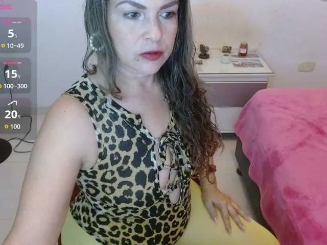DannyXXXmom — I LOVE TO FEEL YOUR VIBRATIONS IN ME AND IMAGINE IT'S YOUR TONGUE