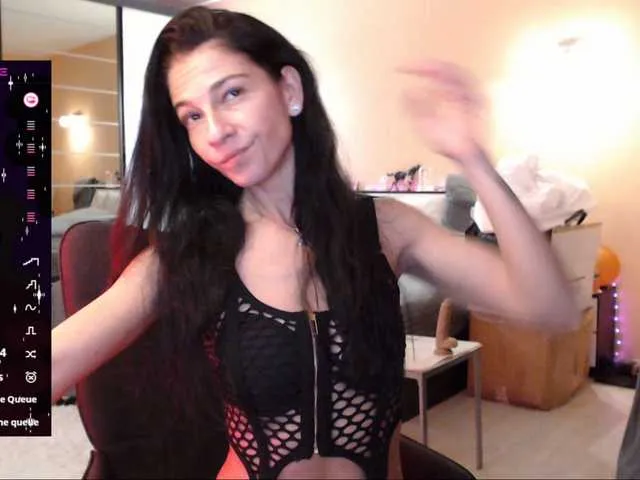 Offline DelicateKiss on BongaCams