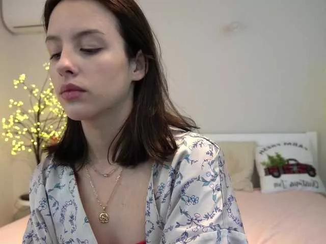 Freechat DiamoLips on BongaCams