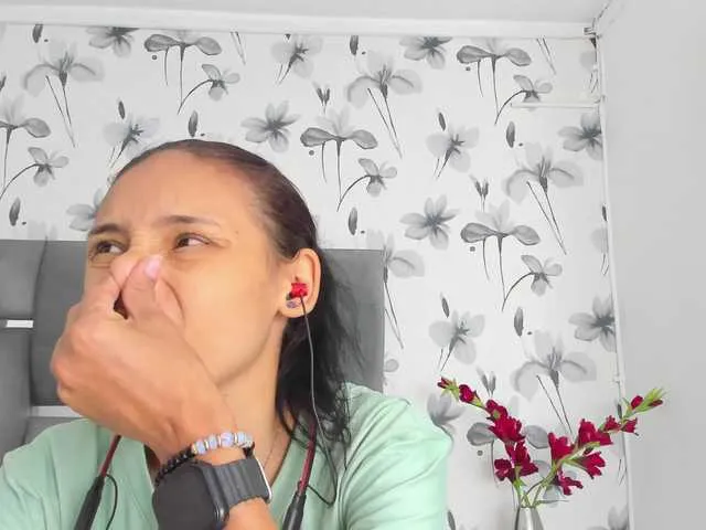 Freechat Ehotloveaxxx on BongaCams