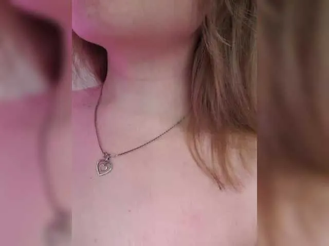 Offline elaizza on BongaCams