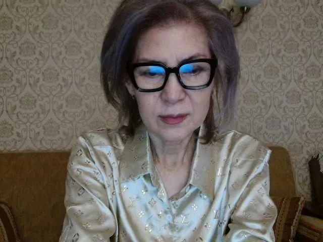 Offline Elegant00Lady on BongaCams