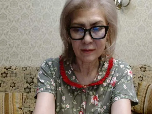 Offline Elegant00Lady on BongaCams