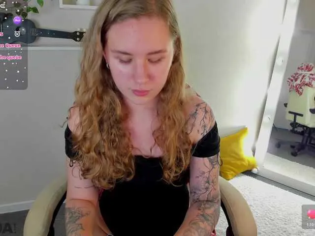 Elsiee-Cuttiess on BongaCams