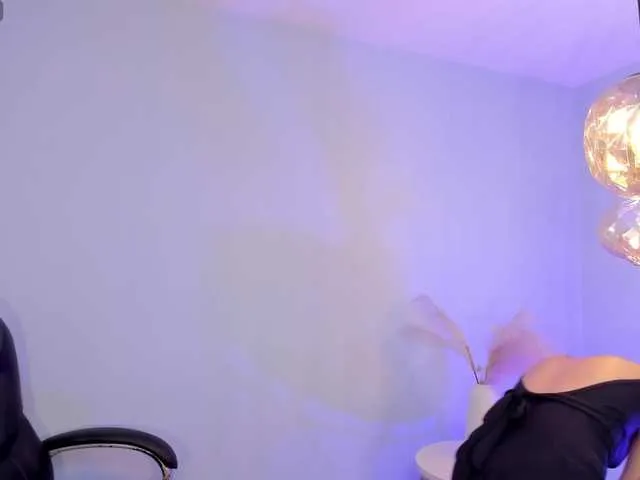 Freechat EveBenson on BongaCams