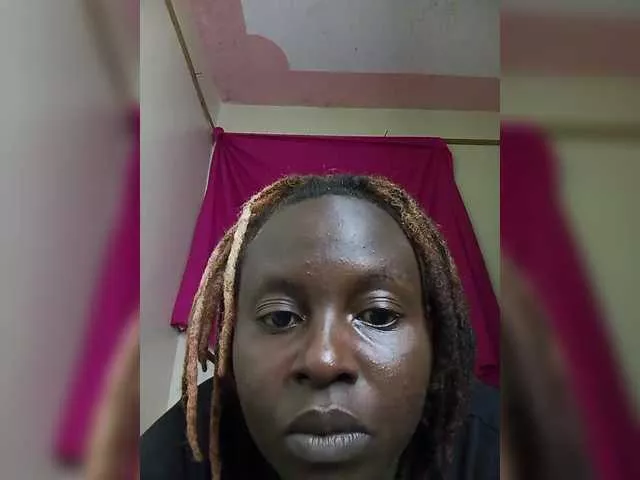 freakcurvy8 on BongaCams