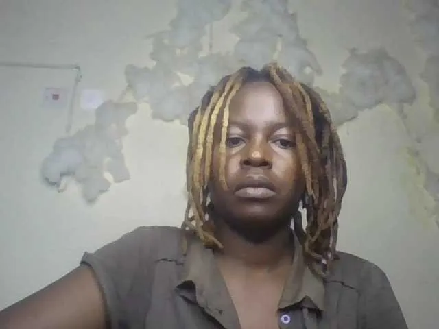 freakcurvy8 on BongaCams