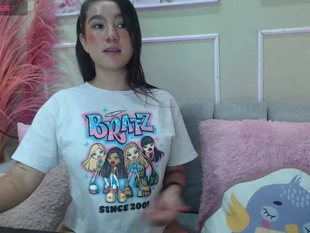 Offline GagingZhara on BongaCams