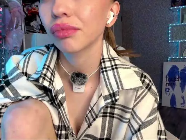 BongaCams GinetteFajen is Freechat GinetteFajen — I love to draw, talk, and dive into stories that make my imagination run wild. I don't just listen --- I feel people, their energy, their vibe. That's what makes every chat different, and honestly... a little addictive.