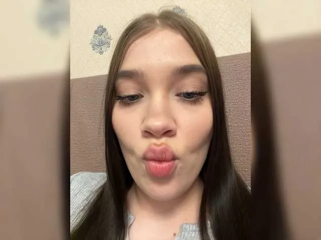 Glossmixdoll on BongaCams