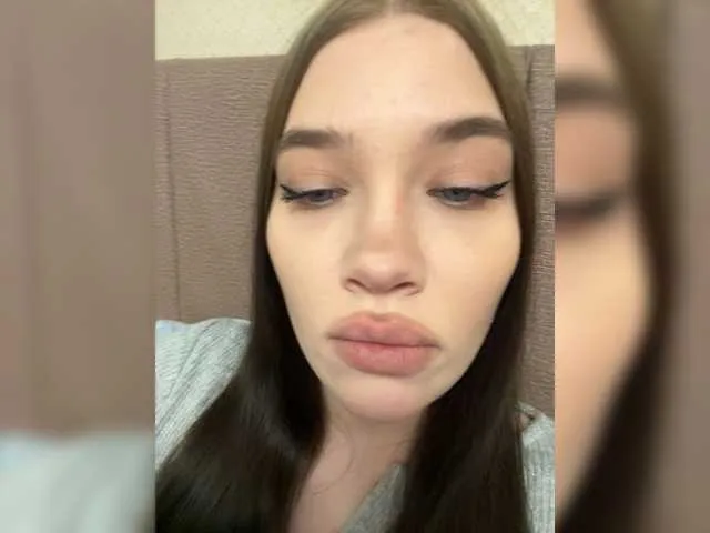 Glossmixdoll on BongaCams