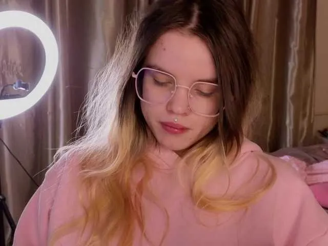 BongaCams HannaCristal is Freechat HannaCristal — Freechat on BongaCams