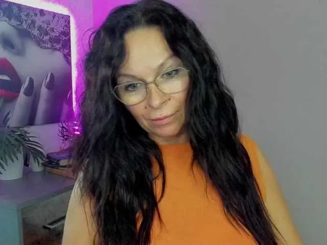 HelenSHOW1 on BongaCams 