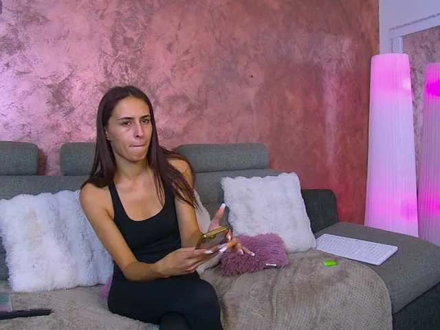 Offline InnesTaylor on BongaCams