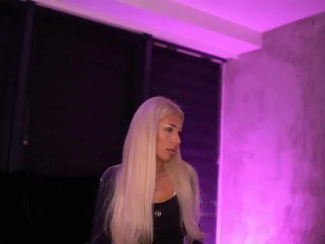 IvyRowa on BongaCams