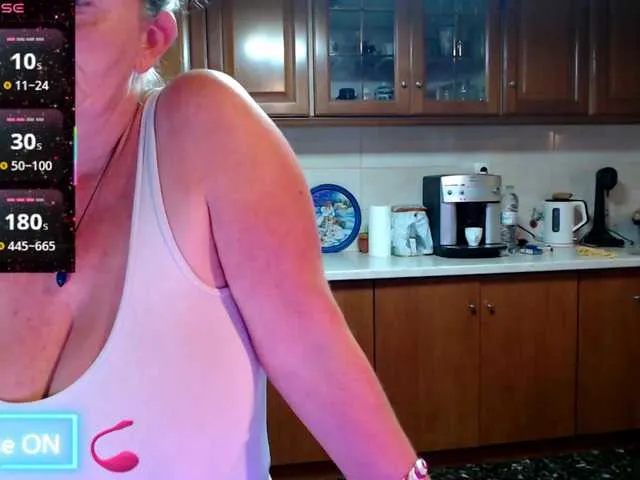 Offline JennaDeluxe on BongaCams