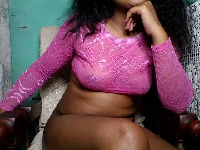 Freechat justine33 on BongaCams