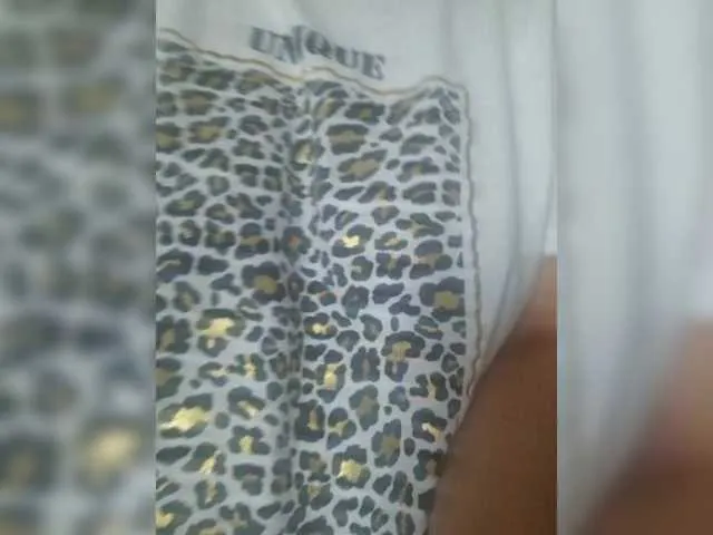 Offline Kira183 on BongaCams