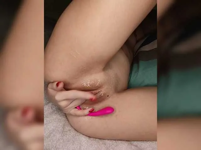 Offline Kurkuma235 on BongaCams