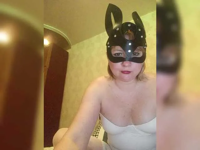 Lady-marshmallows on BongaCams