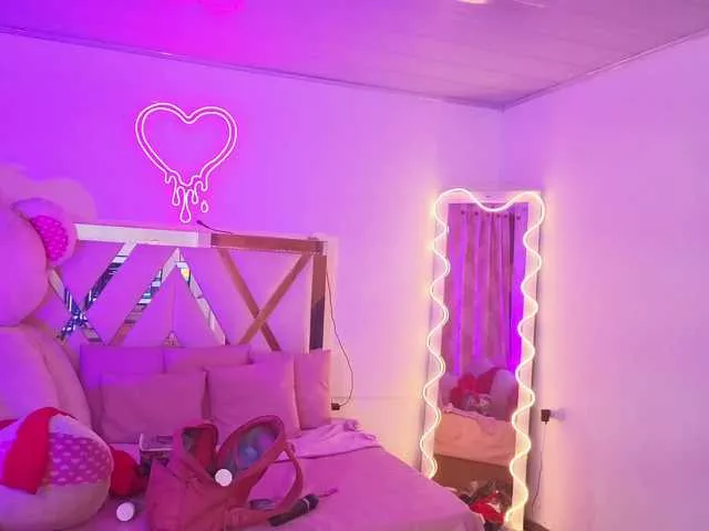 Offline Laylafoxy-tay on BongaCams