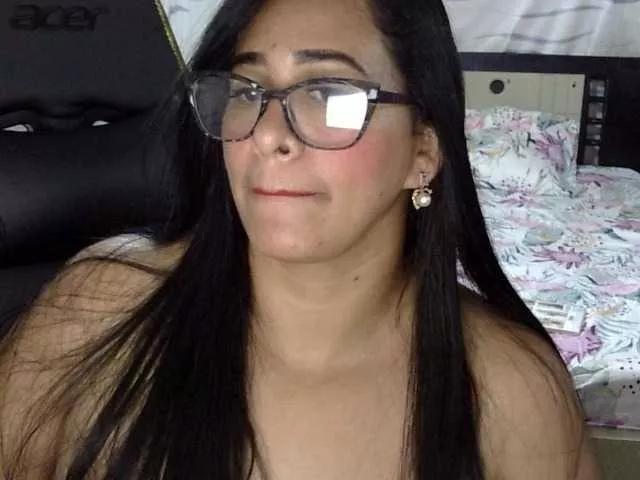 Letty33 on BongaCams 